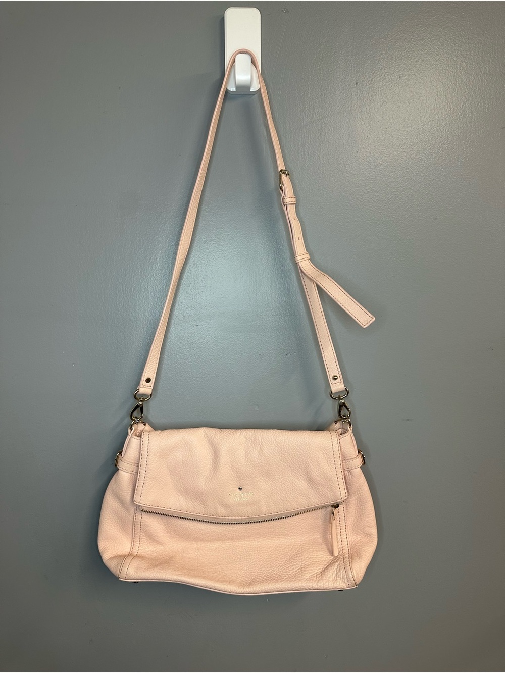 Kate Spade pebbled light pink crossbody handle w/ dust bag